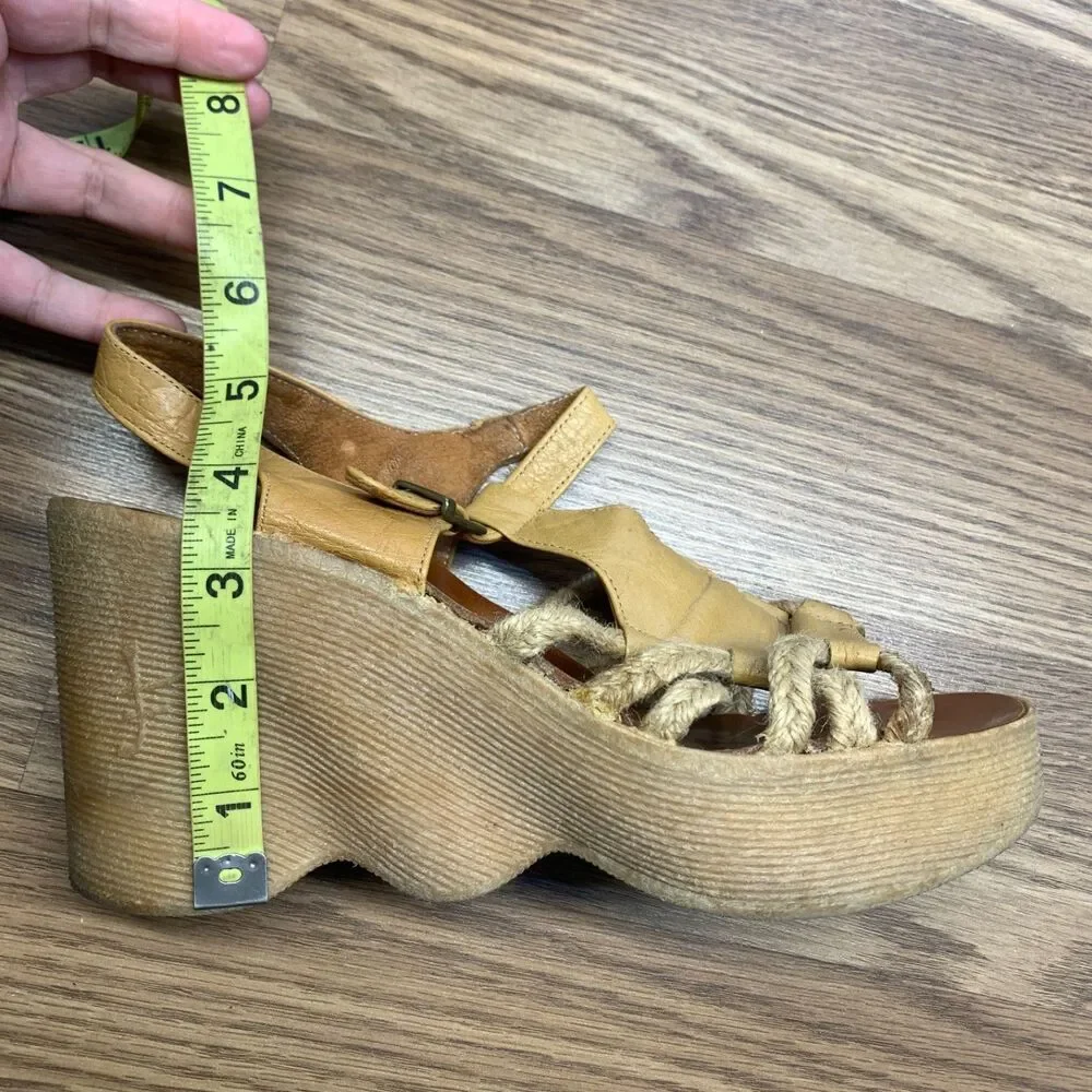1970's FAMOLARE Womens Vintage Shoes Sandals Heels Rubber Wavy Wedge Size 6 - Picture 11 of 11
